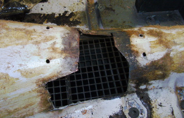 P3 Coupe Kardantunnel 1