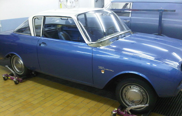P3 Coupe nackt